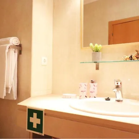 Apartmán T1 Flamingo - - 1,5 Km Da *