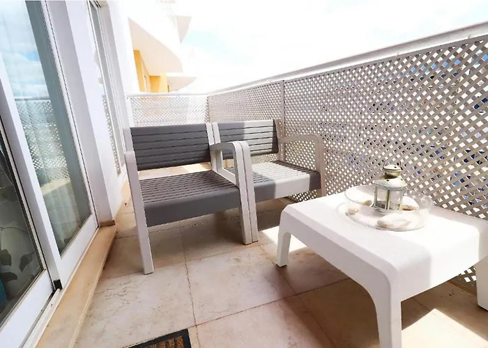 Apartamento T1 Flamingo - - 1,5 Km Da