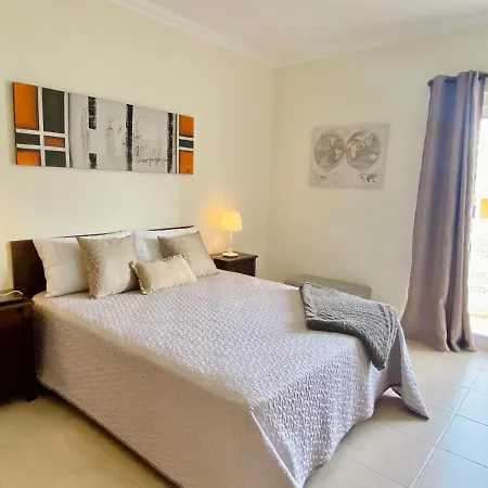 Apartment T1 Flamingo - - 1,5 Km Da *